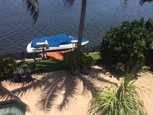 POINT MANALAPAN - Residential