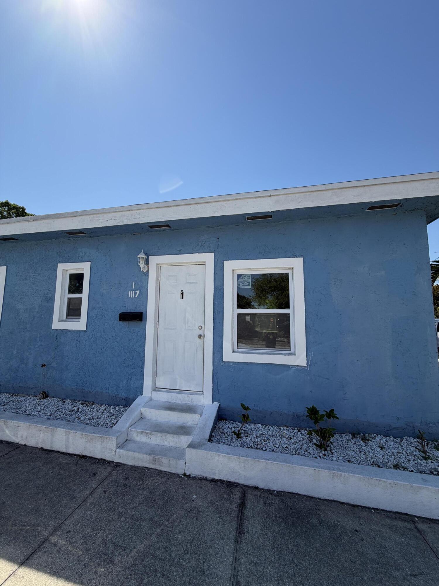 1117 3rd Avenue N 1