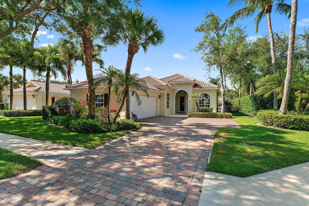 Photo of 1400 James Bay Road, Palm Beach Gardens, FL 33410 (MLS # R10975827)
