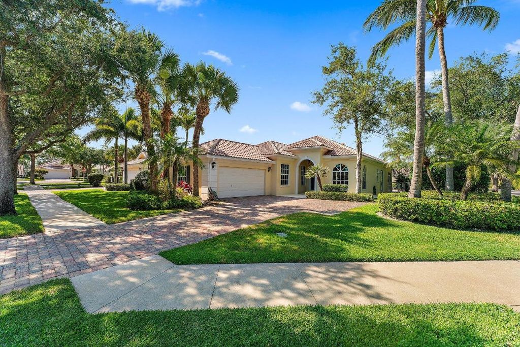 Photo of 1400 James Bay Road, Palm Beach Gardens, FL 33410 (MLS # R10975827)