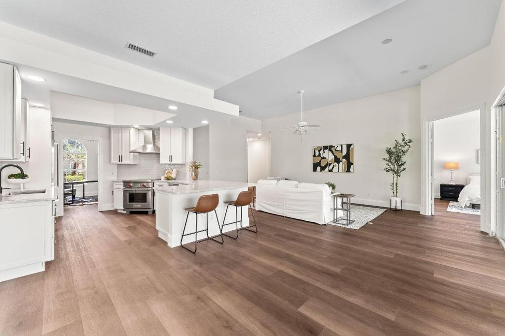 Photo of 1400 James Bay Road, Palm Beach Gardens, FL 33410 (MLS # R10975827)