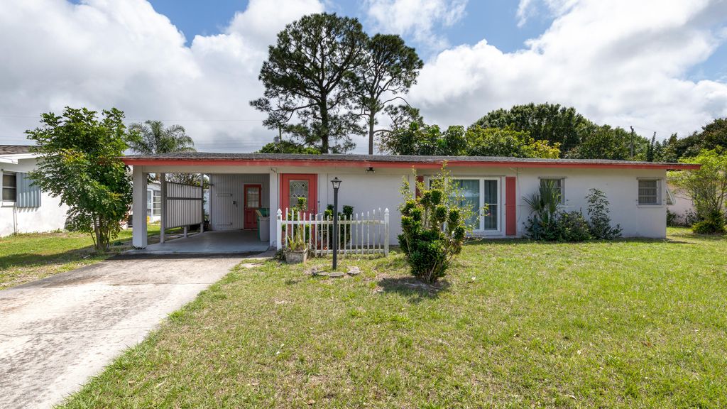Photo of 305 Riomar, Port Saint Lucie, FL 34952 (MLS # R10786235)