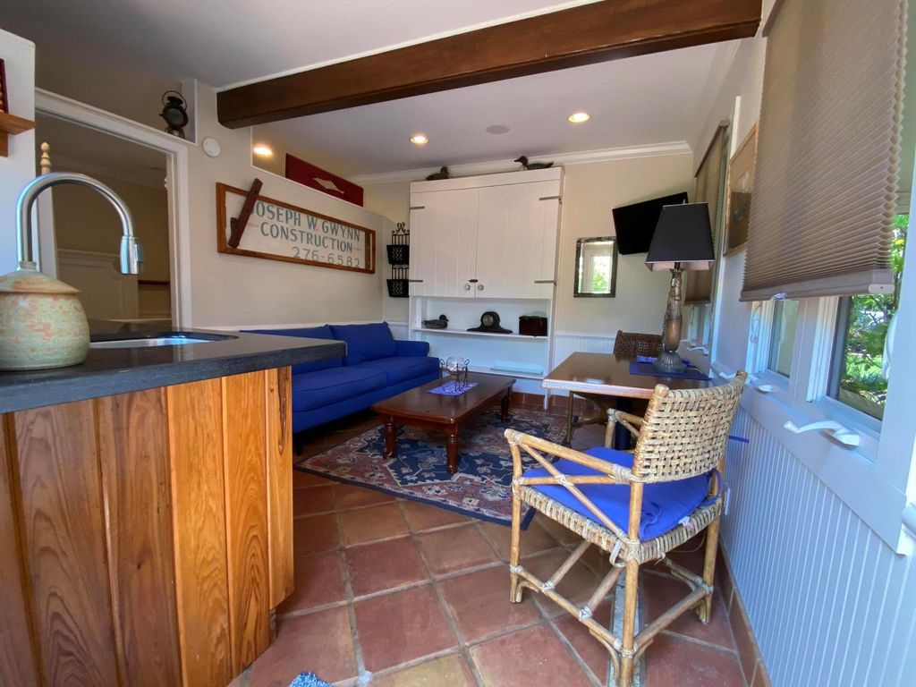 Photo of 811 NE 8th Avenue, Delray Beach, FL 33483 (MLS # R11106300)