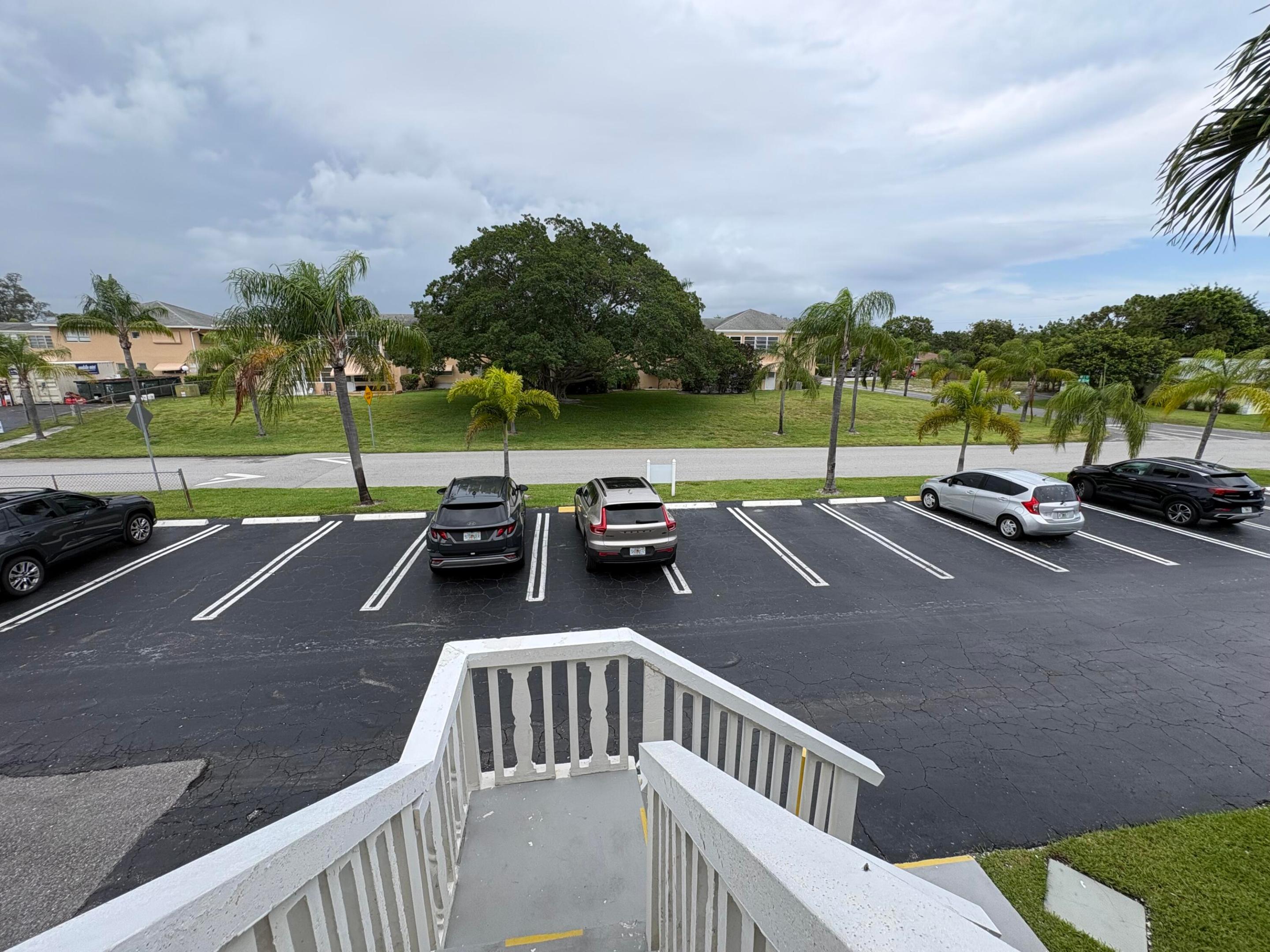 VILLAGE ROYALE CONDO 5 - Residential Lease
