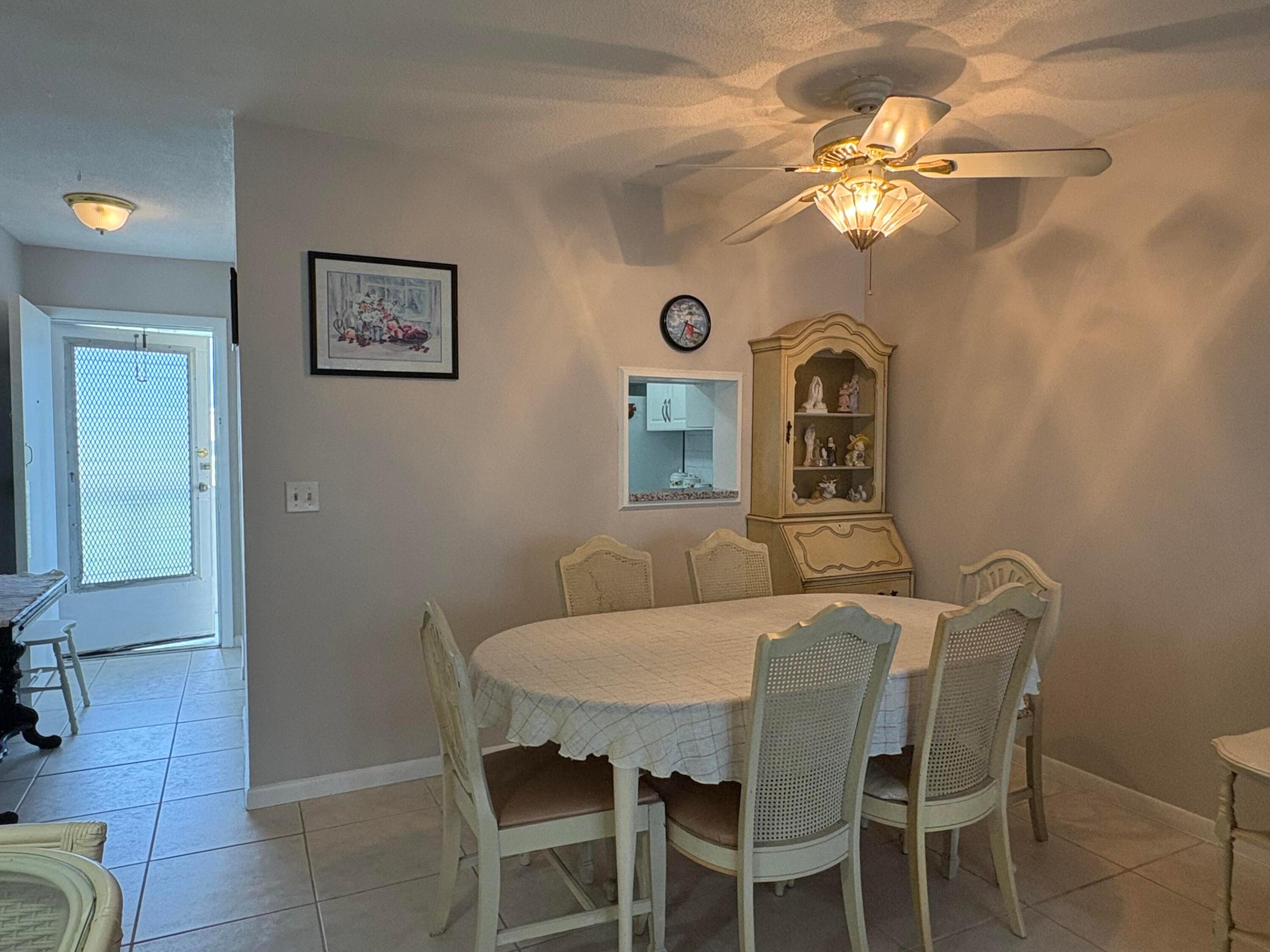 VILLAGE ROYALE CONDO 5 - Residential Lease