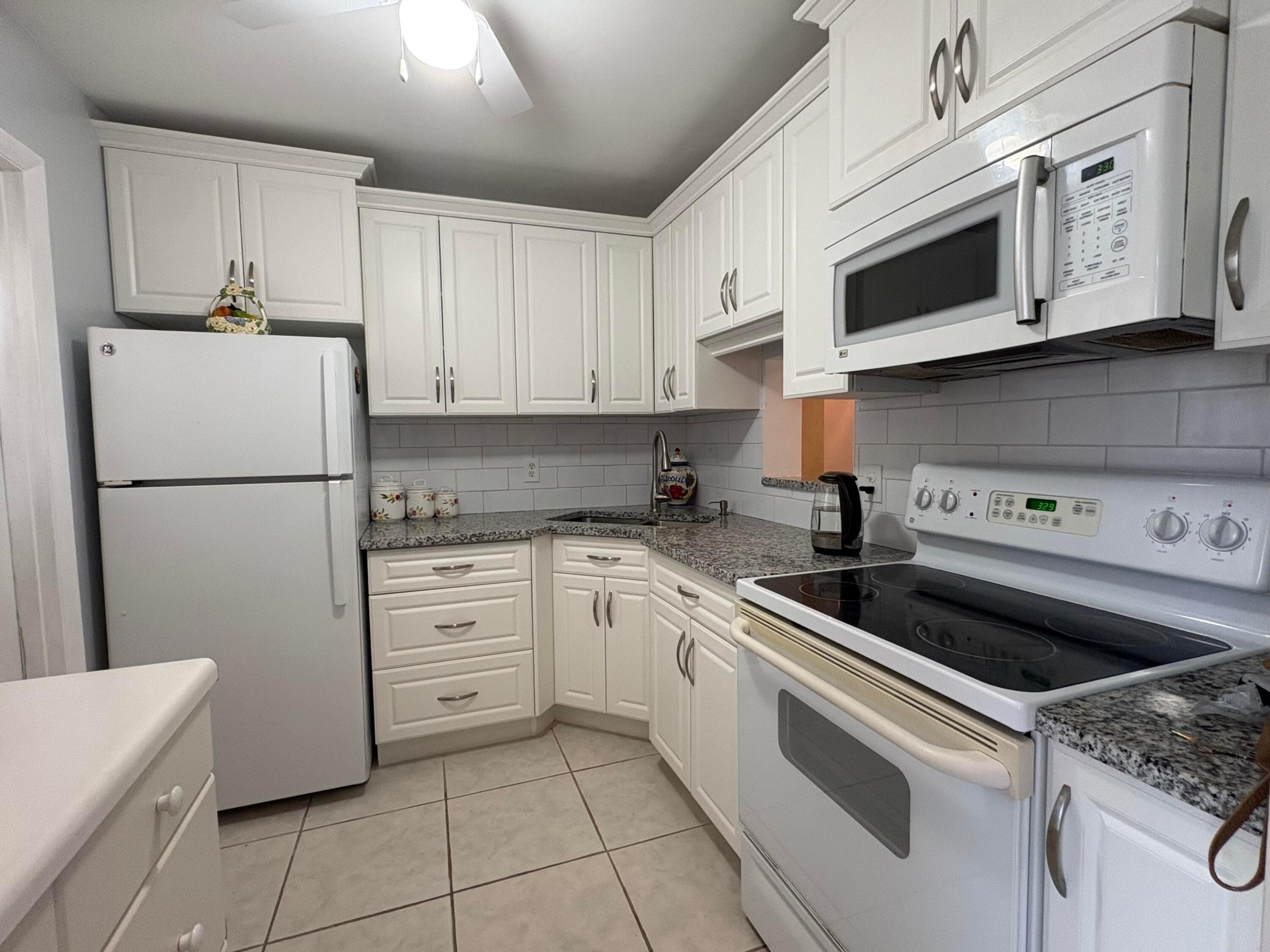 VILLAGE ROYALE CONDO 5 - Residential Lease