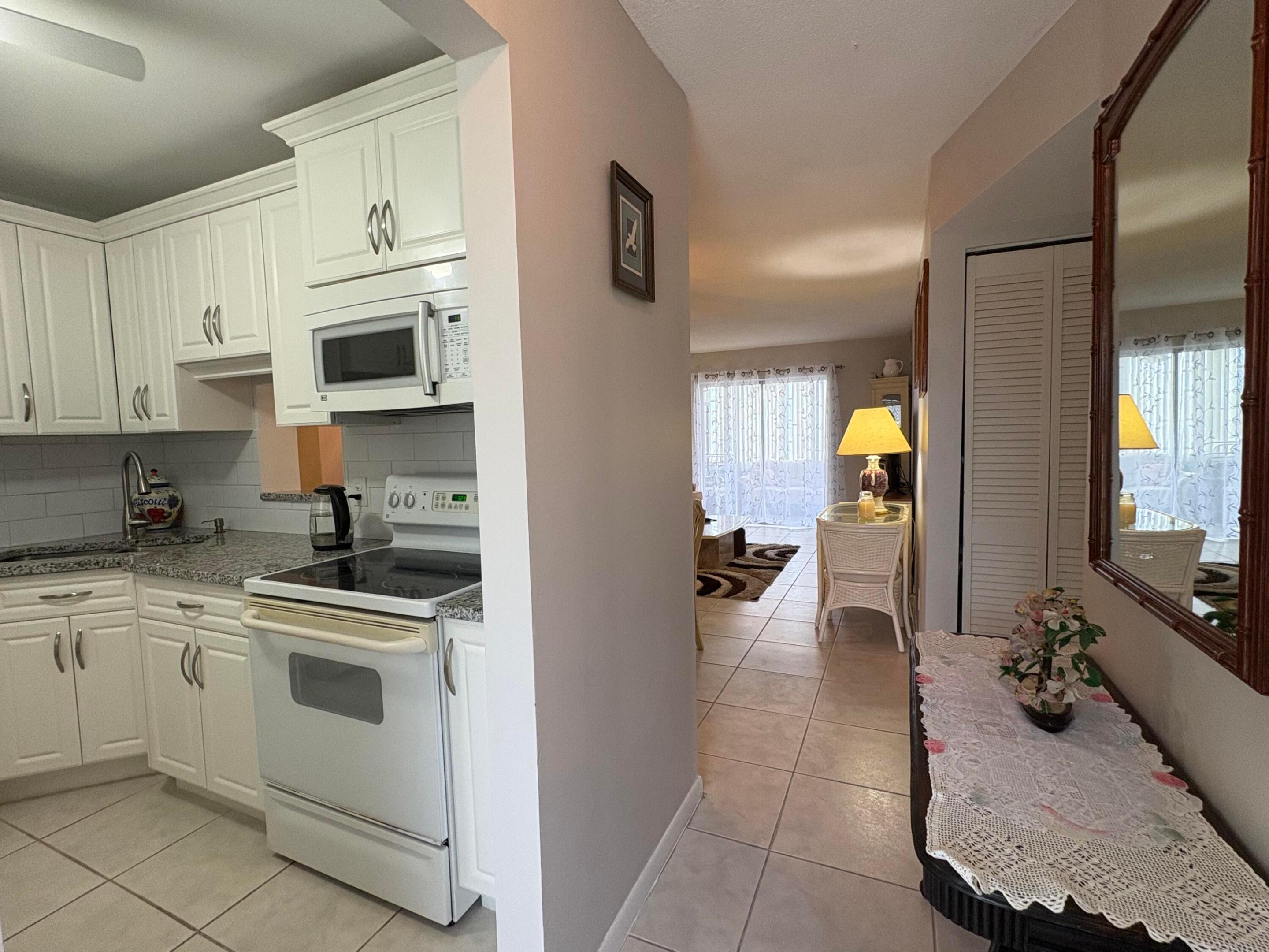 VILLAGE ROYALE CONDO 5 - Residential Lease