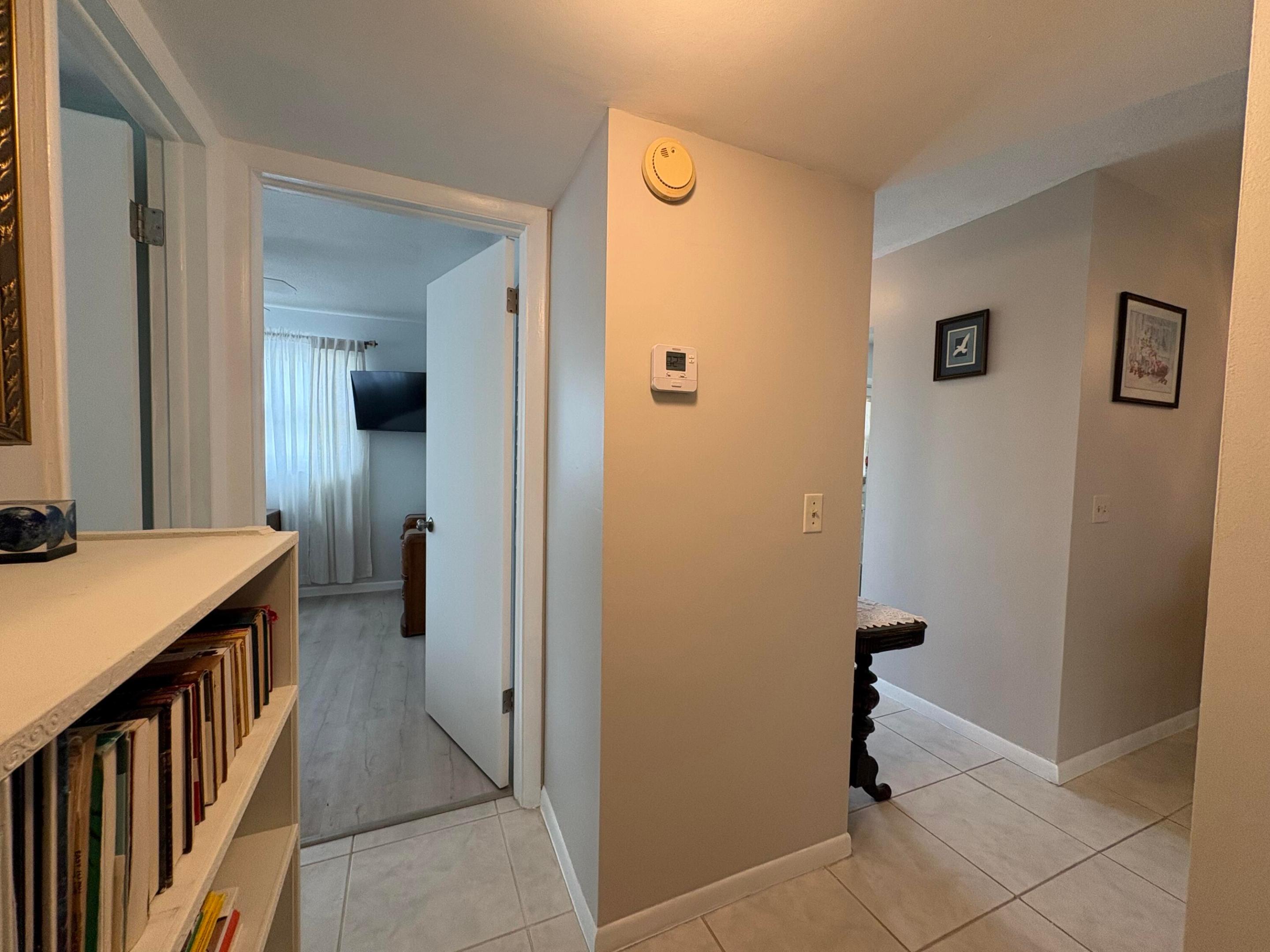 VILLAGE ROYALE CONDO 5 - Residential Lease