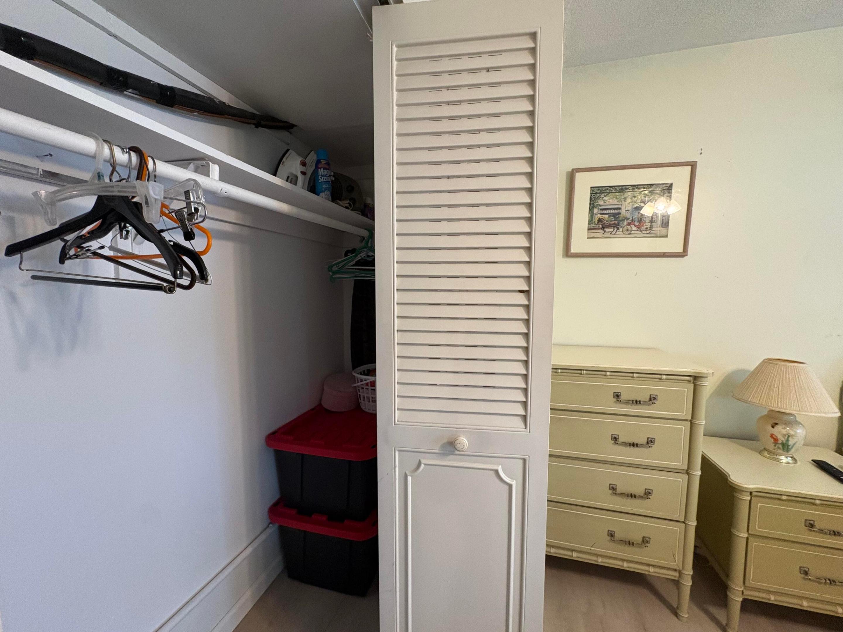 VILLAGE ROYALE CONDO 5 - Residential Lease