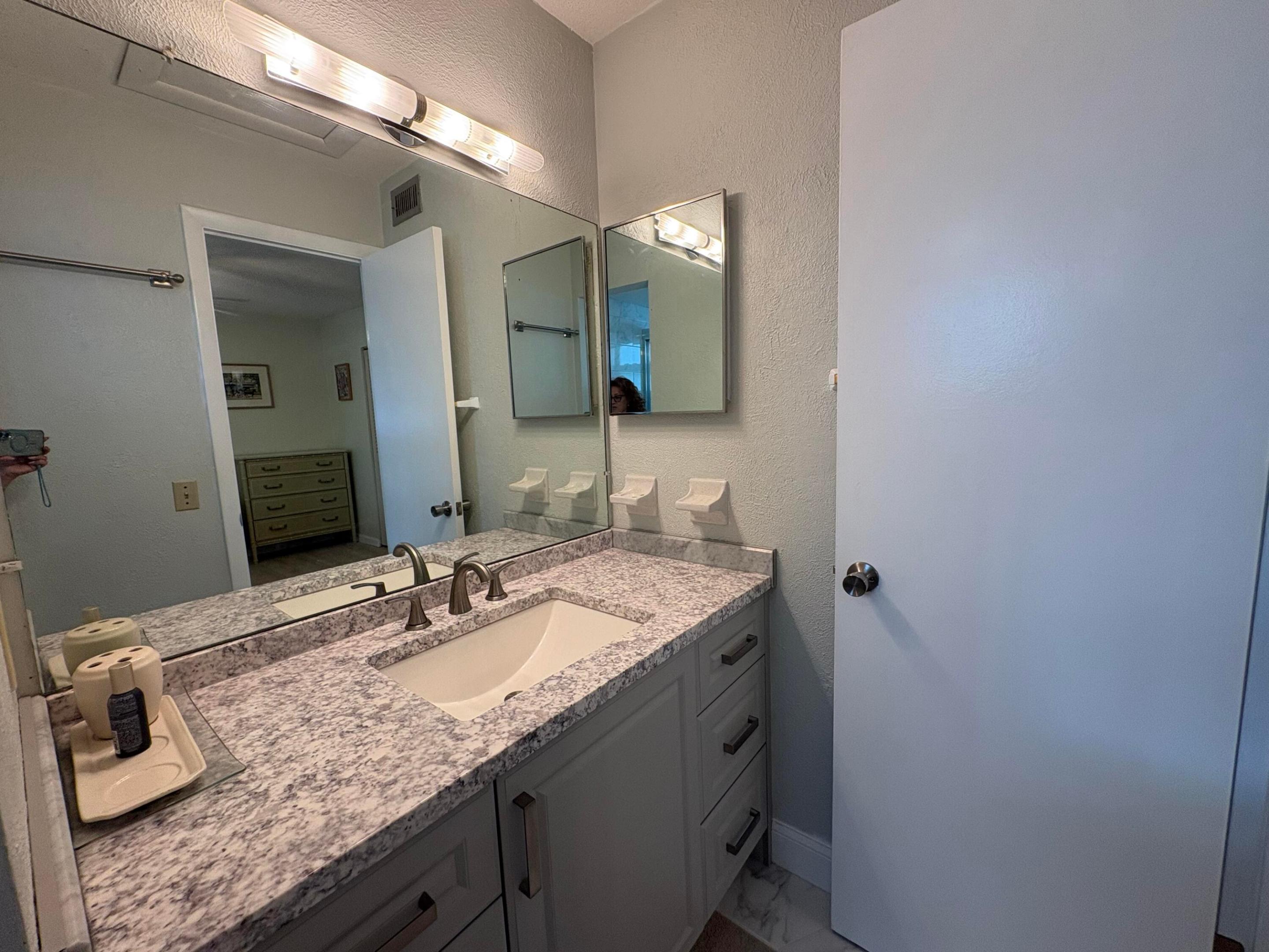 VILLAGE ROYALE CONDO 5 - Residential Lease