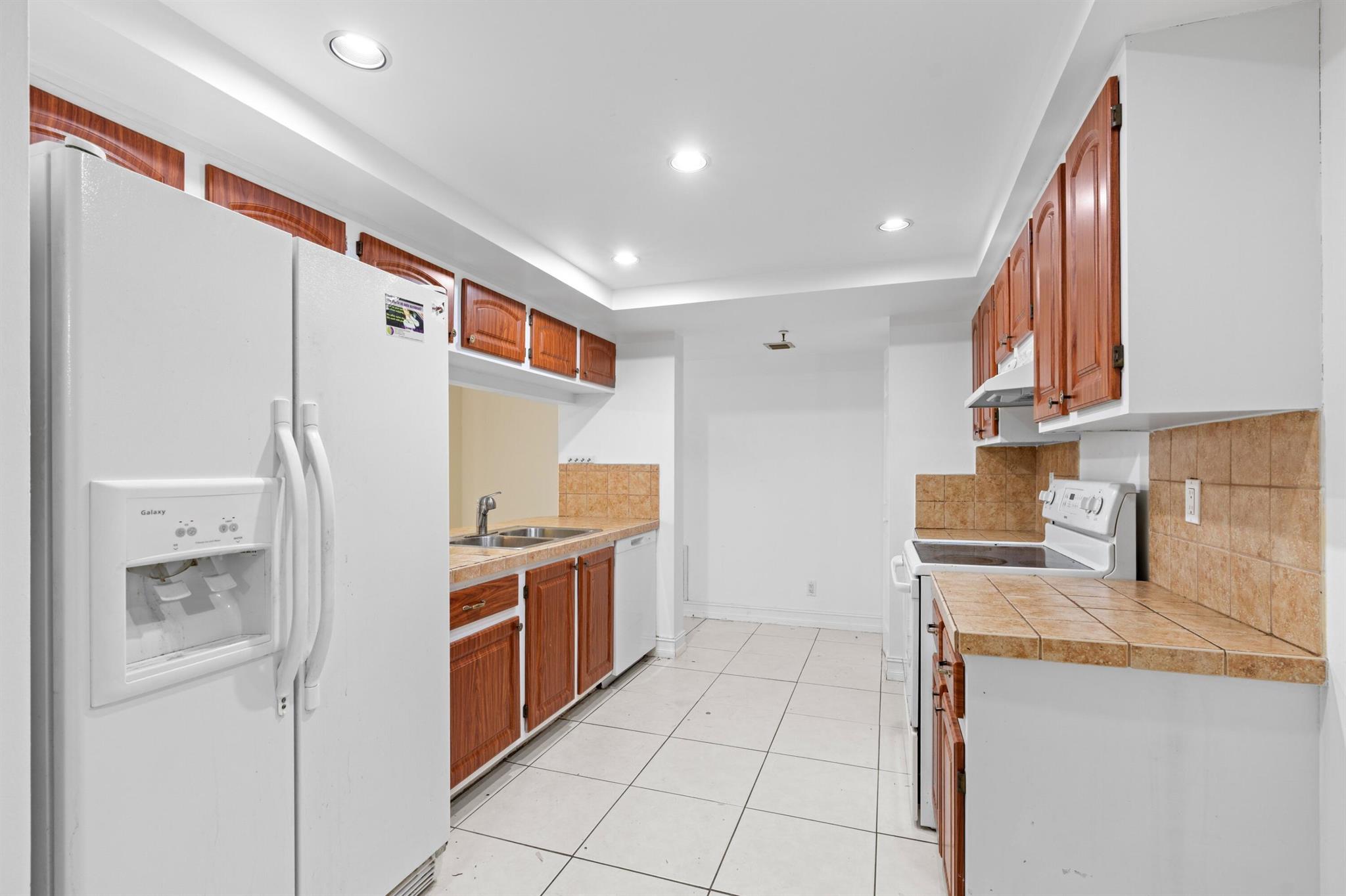 LAVERS RESORT & RACQUET C - Residential