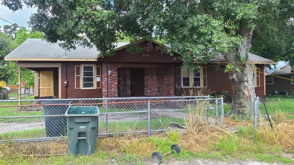 Photo of 709 S 23rd Street, Fort Pierce, FL 34950 (MLS # R10734970)