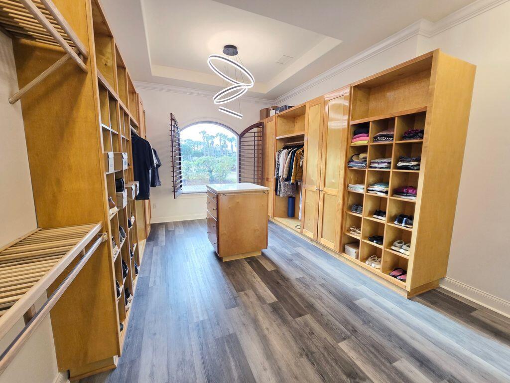 ISLAND ESTATES SUBD - Residential