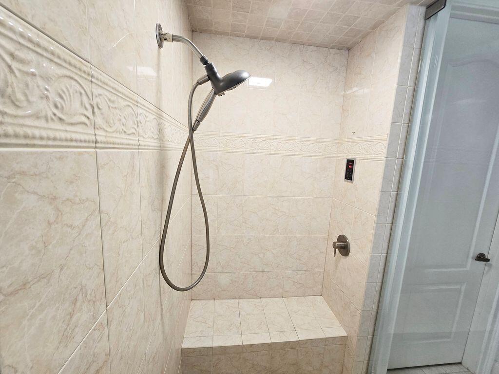 ISLAND ESTATES SUBD - Residential