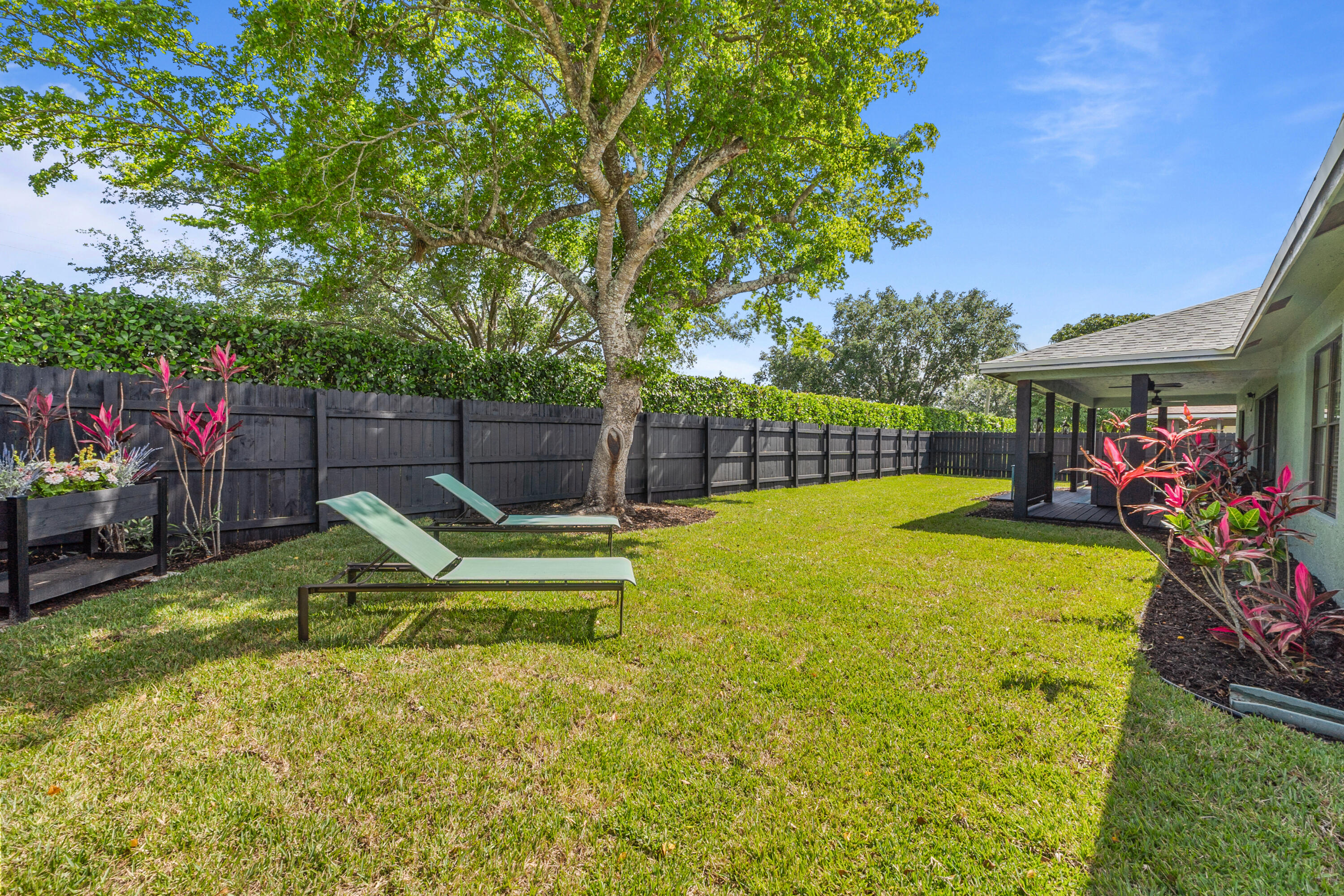 LAKES OF SHERBROOKE PH 7 - Residential