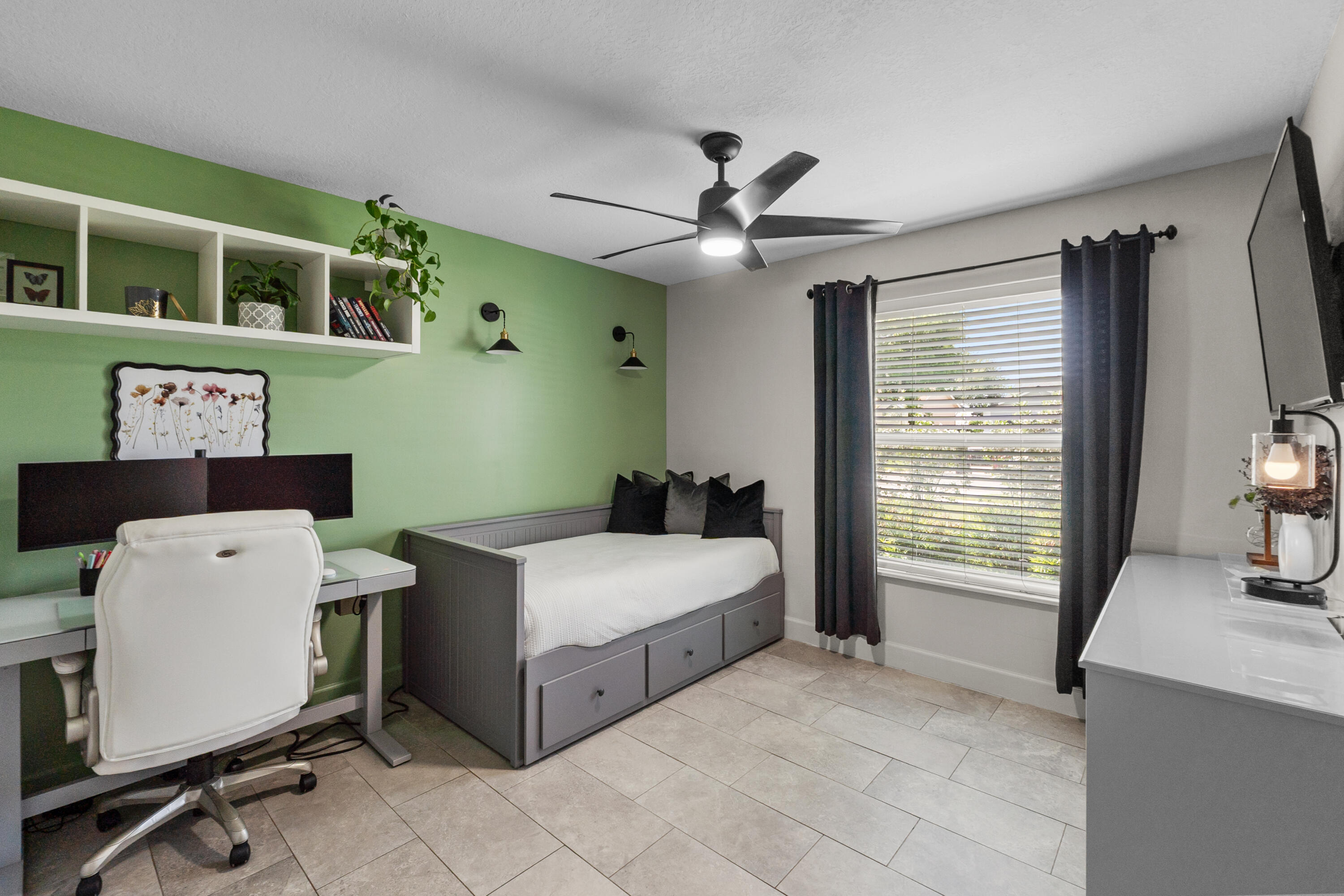 LAKES OF SHERBROOKE PH 7 - Residential