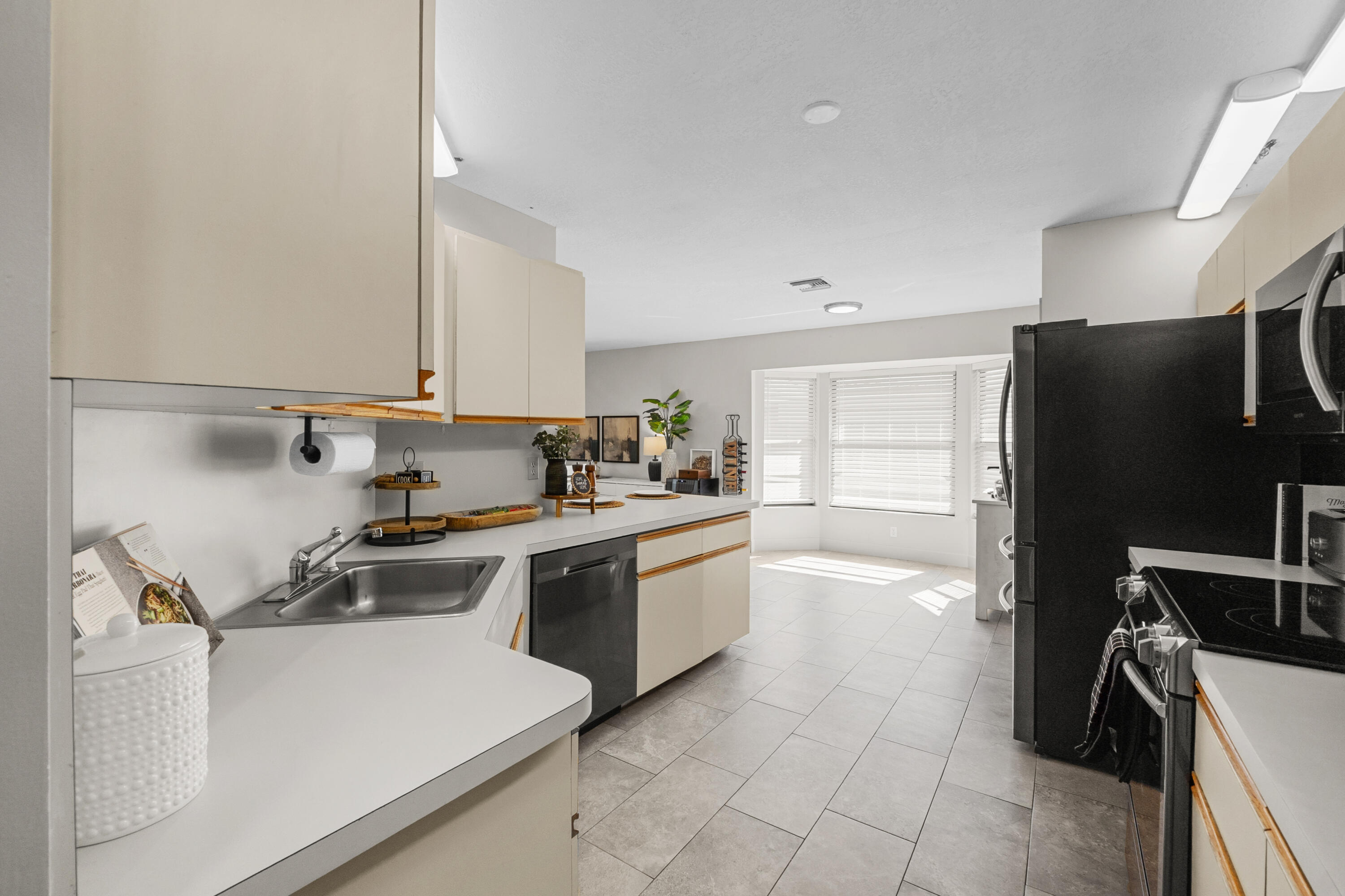 LAKES OF SHERBROOKE PH 7 - Residential