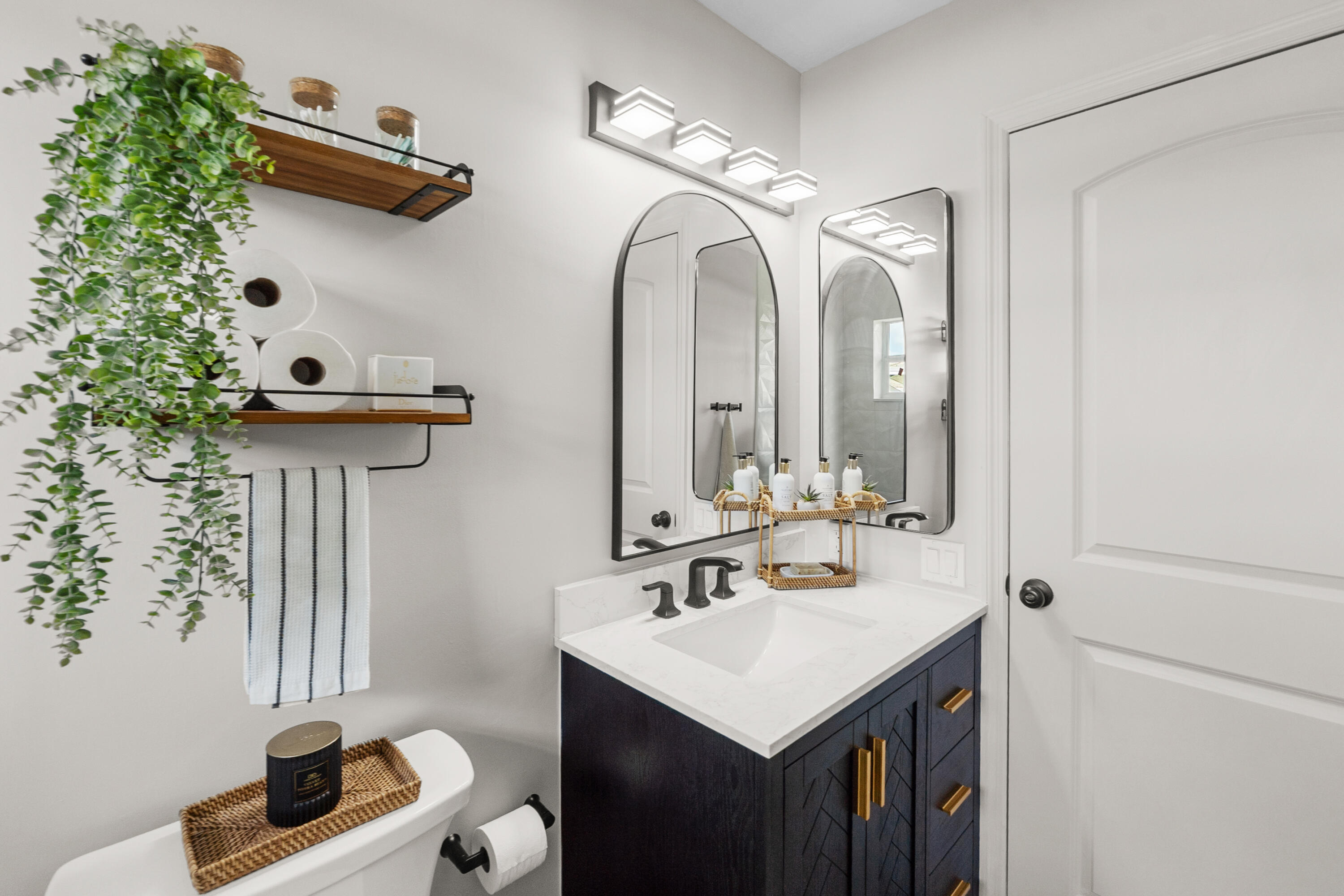 LAKES OF SHERBROOKE PH 7 - Residential