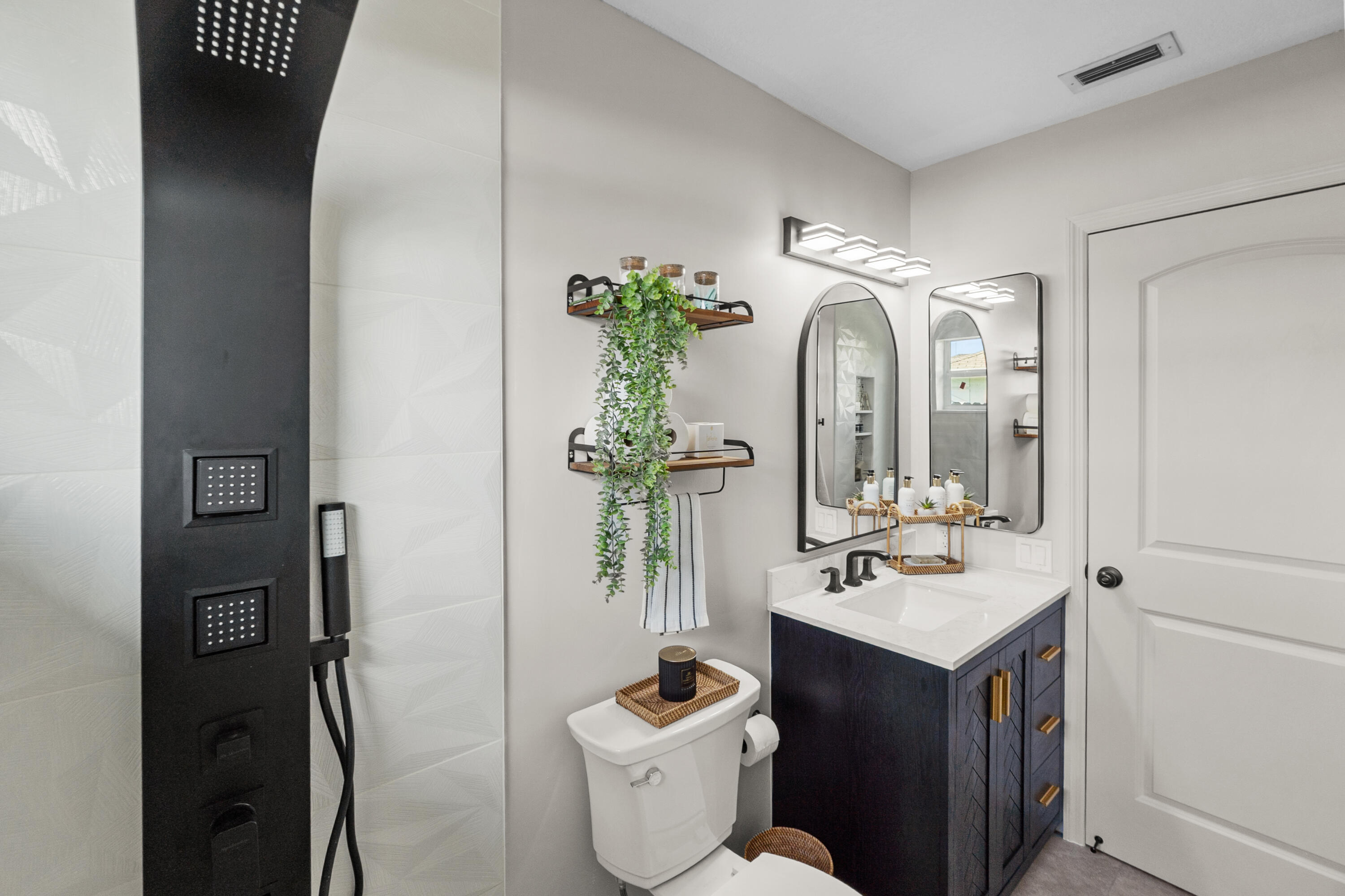 LAKES OF SHERBROOKE PH 7 - Residential