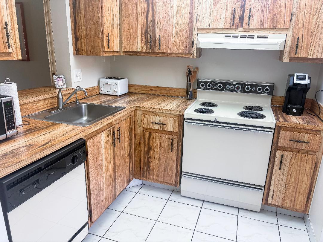 7561 NW 1st Street 207, Margate FL 33063