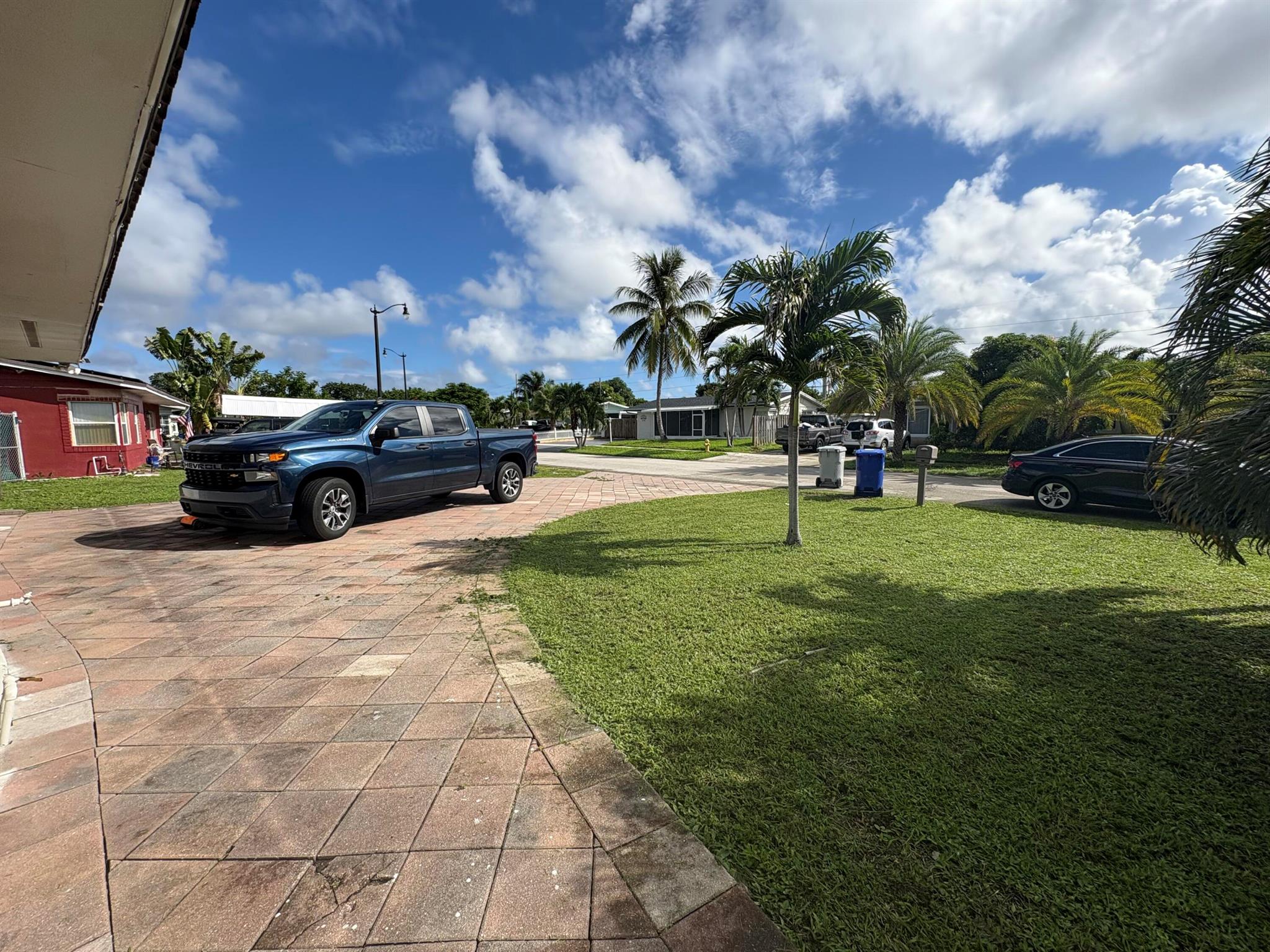 CRESTHAVEN NO 5 - Residential Lease