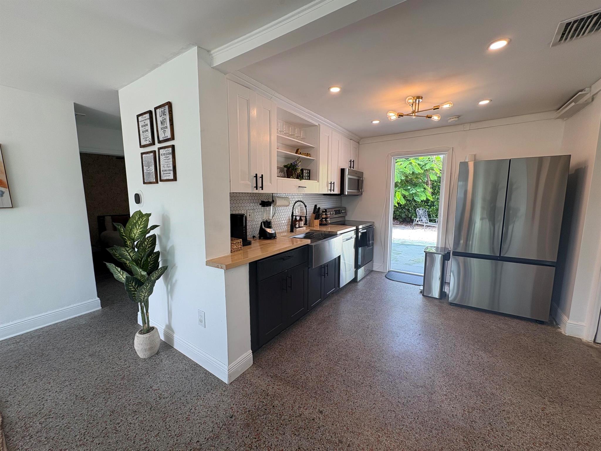 FIRST & SECURITY DEPOSIT ONLY!!! Move-In Special! 3 bedroom 2 bath House Rental in Pompano Beach Florida. Only 8 minutes driving distance to the BEACH! Furniture Optional PETS ALLOWED Fully Fenced Big Paved Yard. Lawn Included. In between I-95 and US1. Close to everything FOOD, SUPERMARKETS, SHOPPING, BEACH!! NO HOA, FAST APPROVAL!