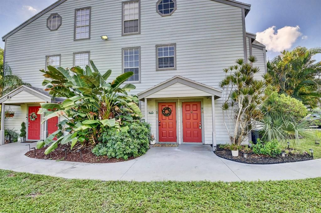 Photo of 5063 Heatherhill Lane #40, Boca Raton, FL 33486 (MLS # R10824244)