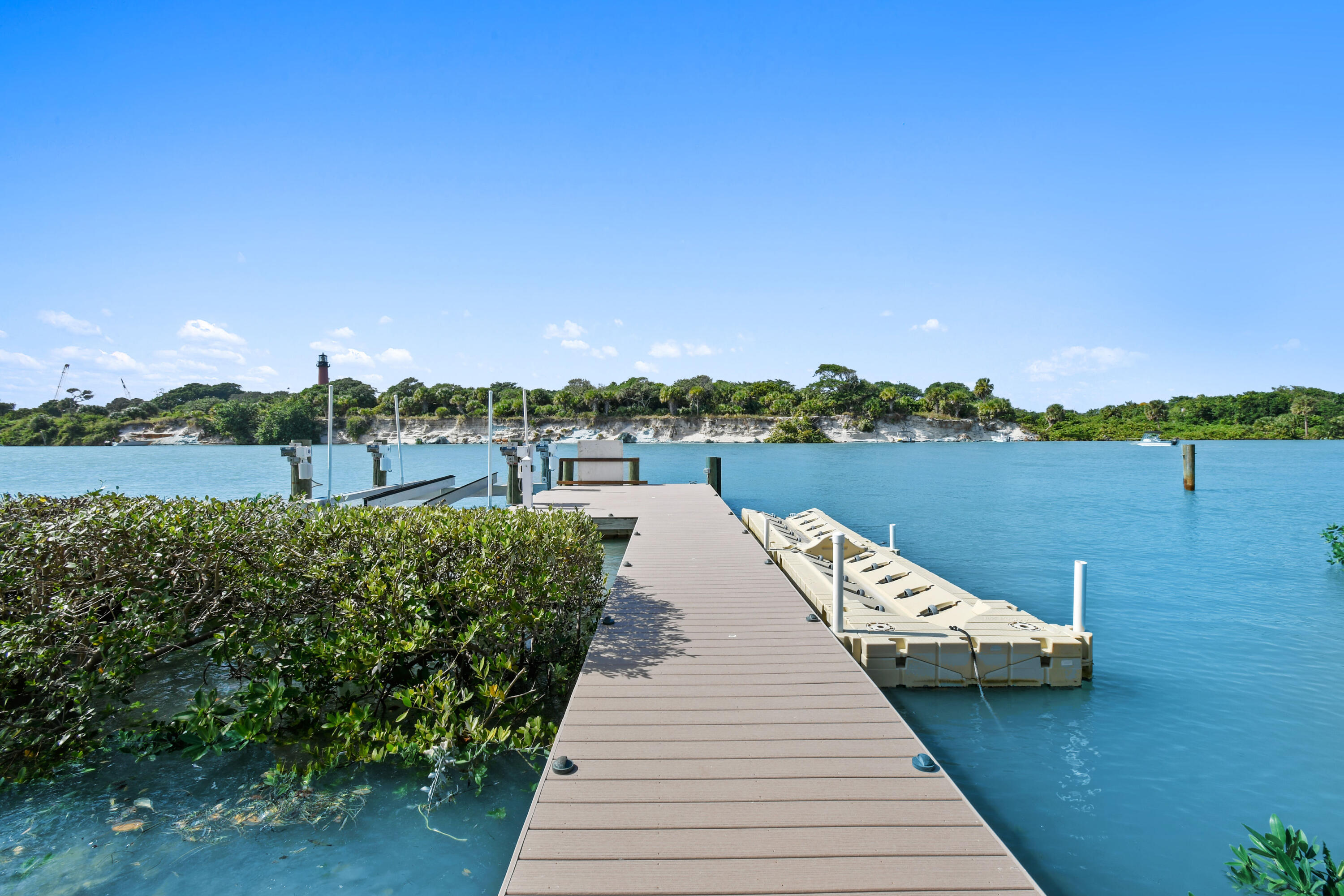 JUPITER INLET BEACH COLONY - Residential