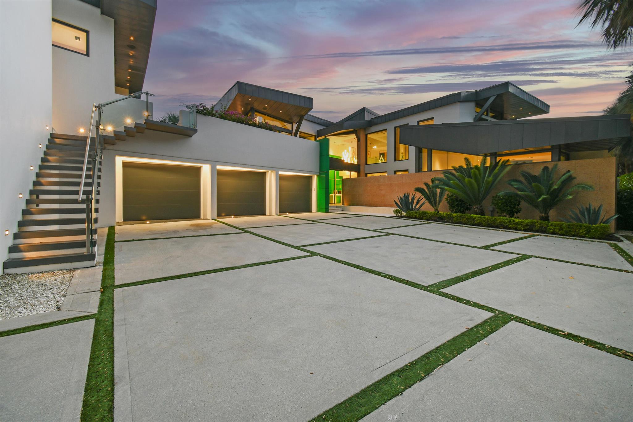 JUPITER INLET BEACH COLON - Residential
