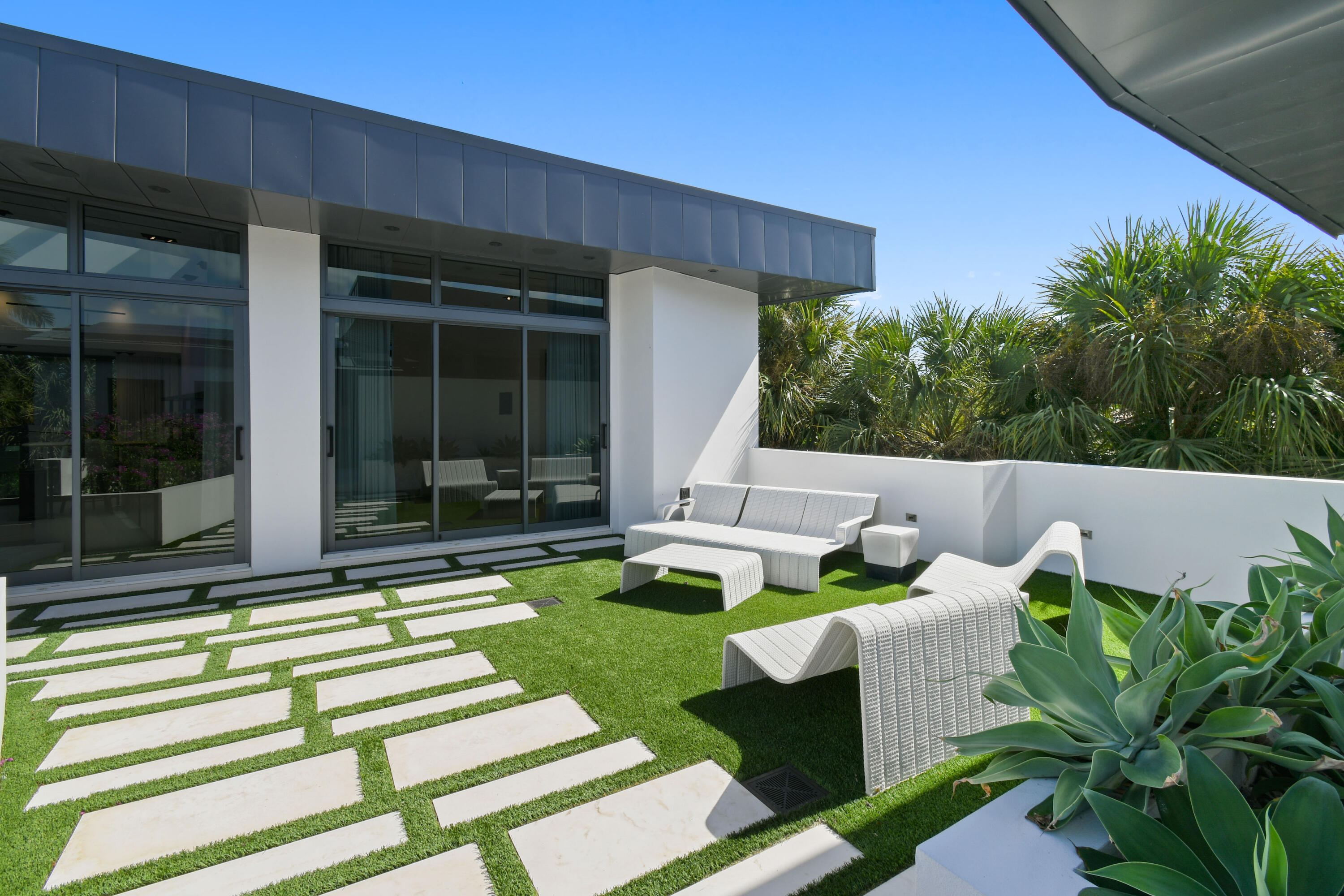 JUPITER INLET BEACH COLONY - Residential