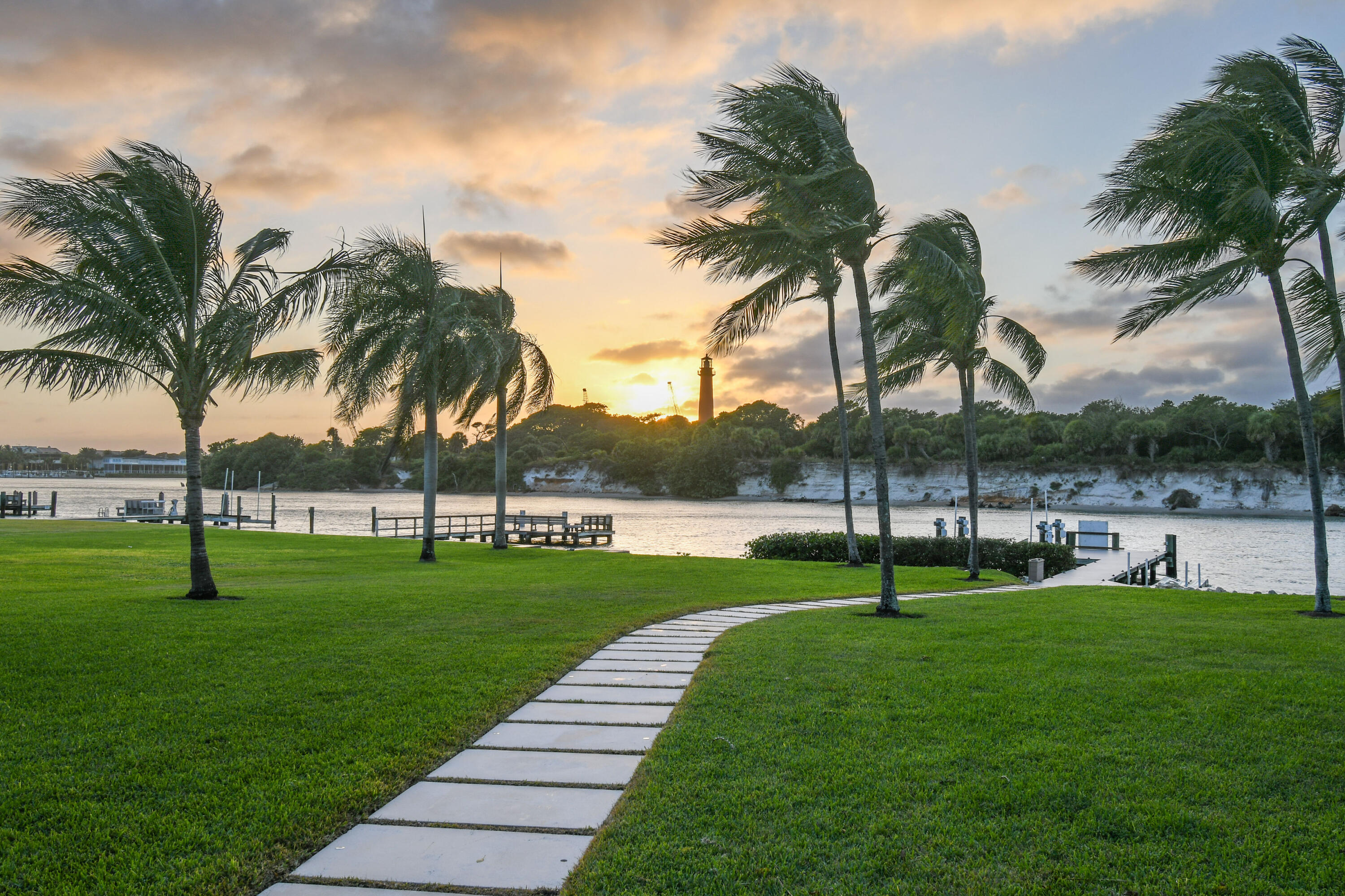 JUPITER INLET BEACH COLONY - Residential