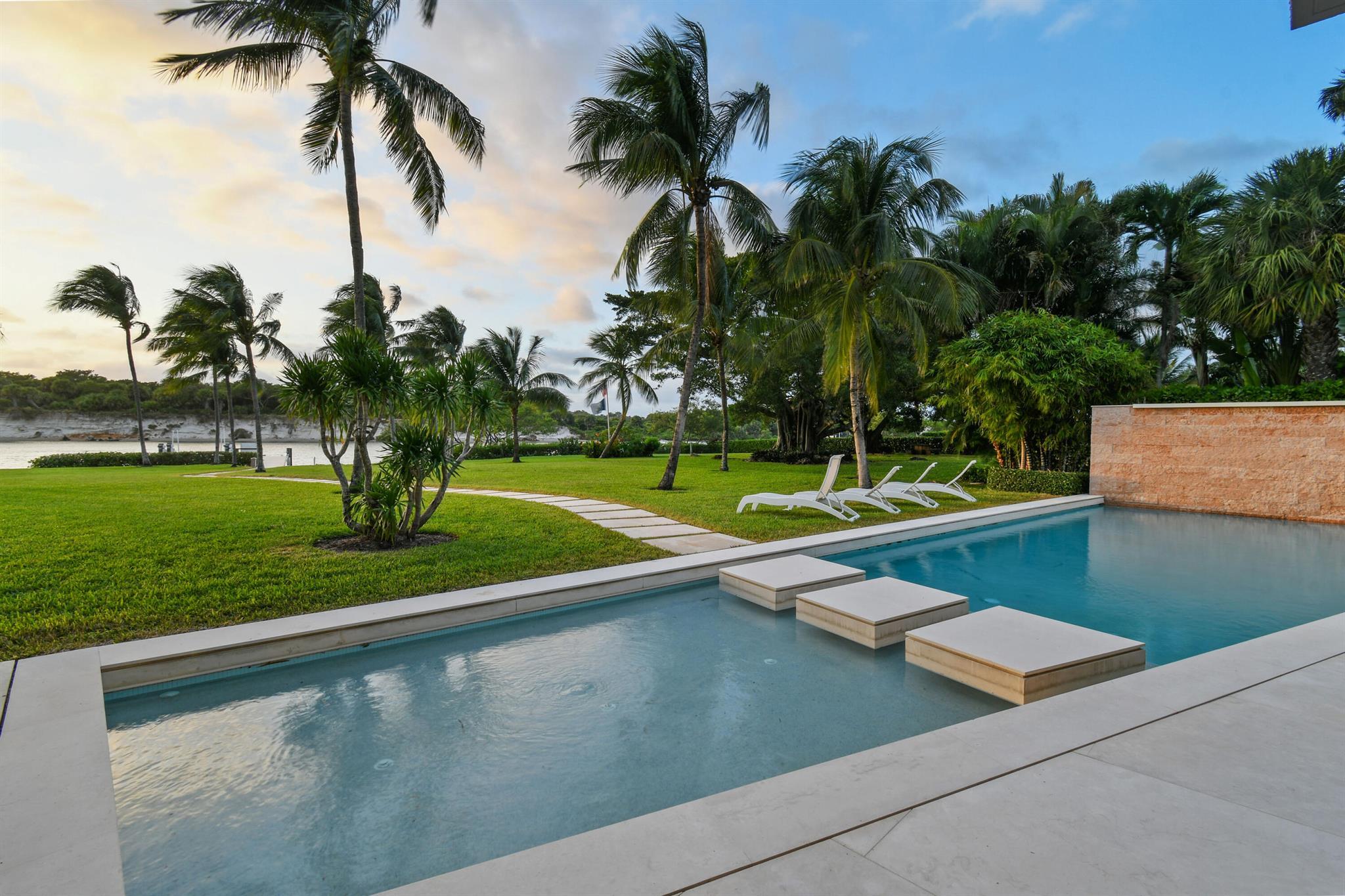 JUPITER INLET BEACH COLON - Residential