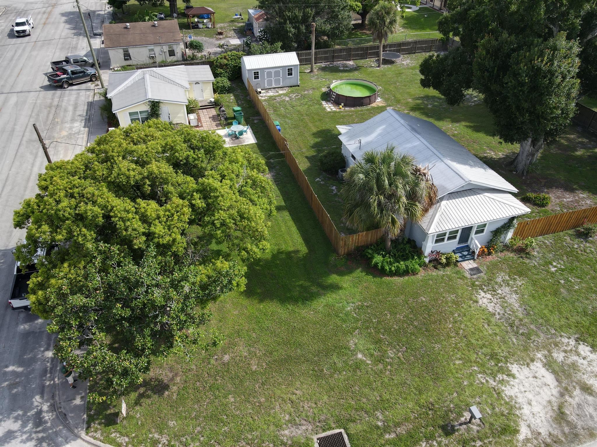 305 SW 2nd Street