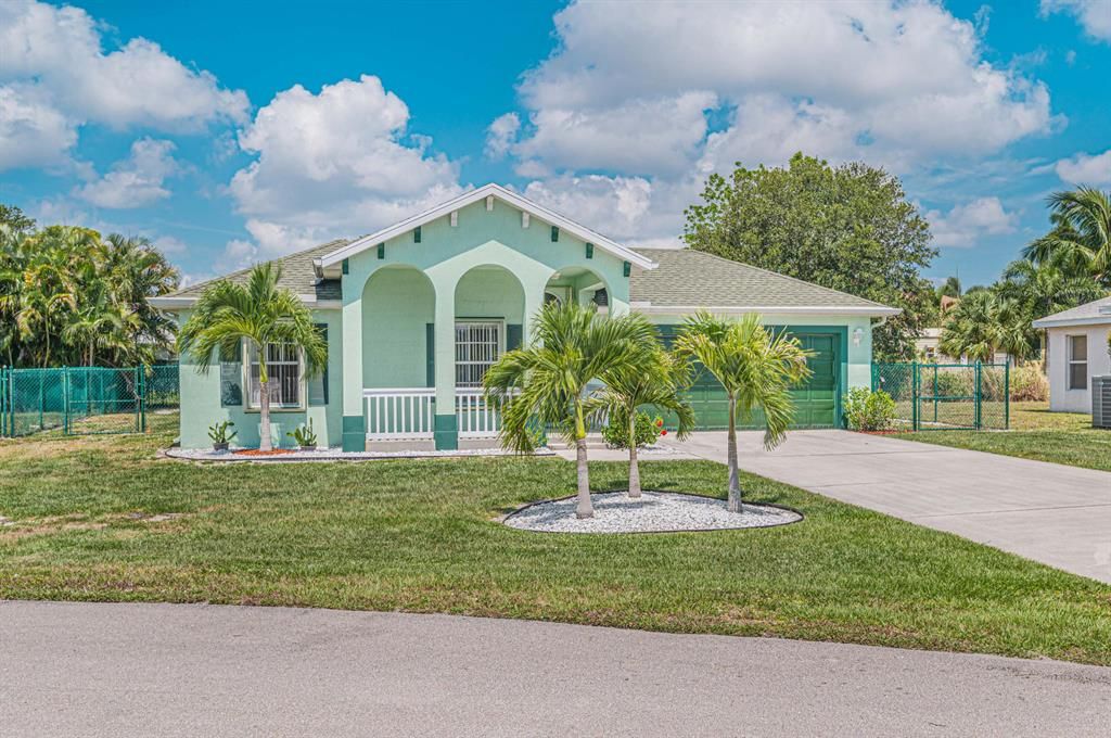 Photo of 4552 SE Murray Cove Circle, Stuart, FL 34997 (MLS # R10719504)