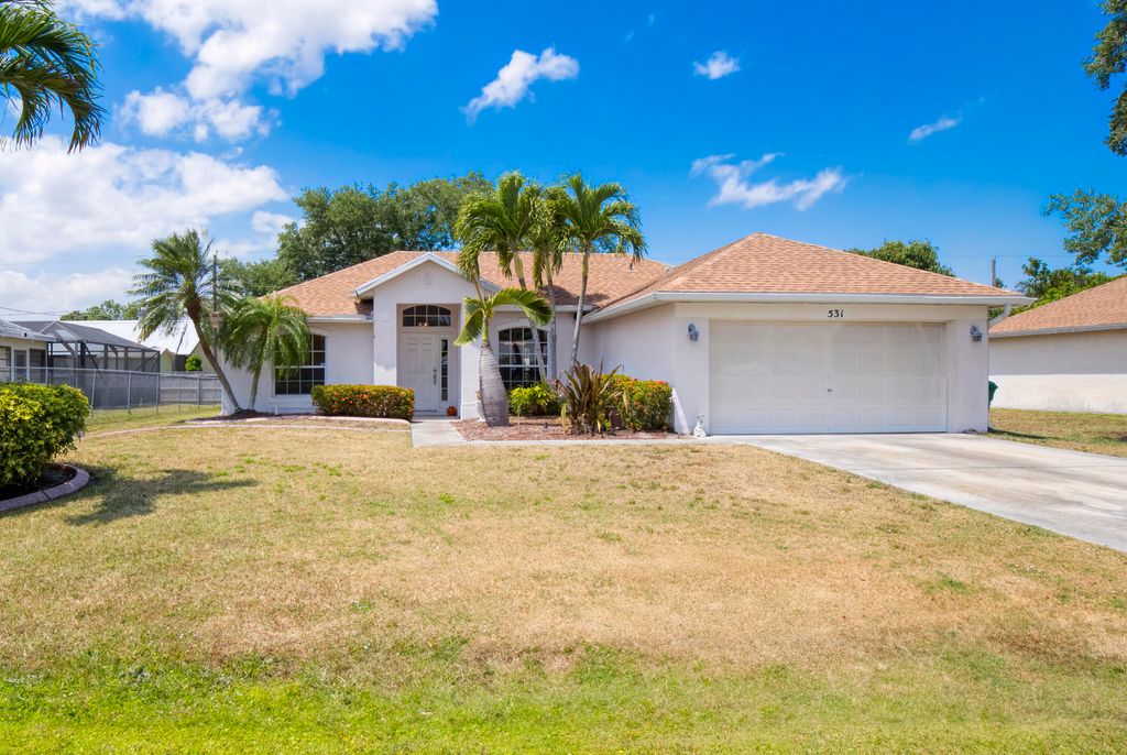Photo of 531 SE Maple Terrace, Port Saint Lucie, FL 34983 (MLS # R10977198)