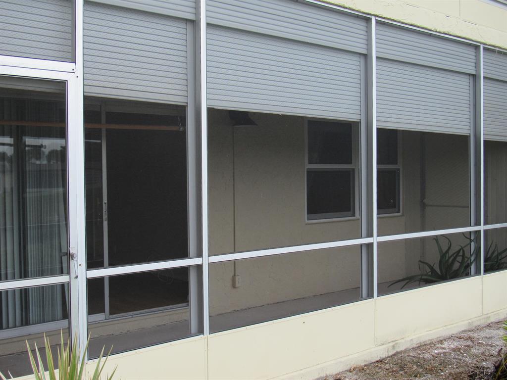 GOLDEN LAKES VILLAGE CONDO E - Residential