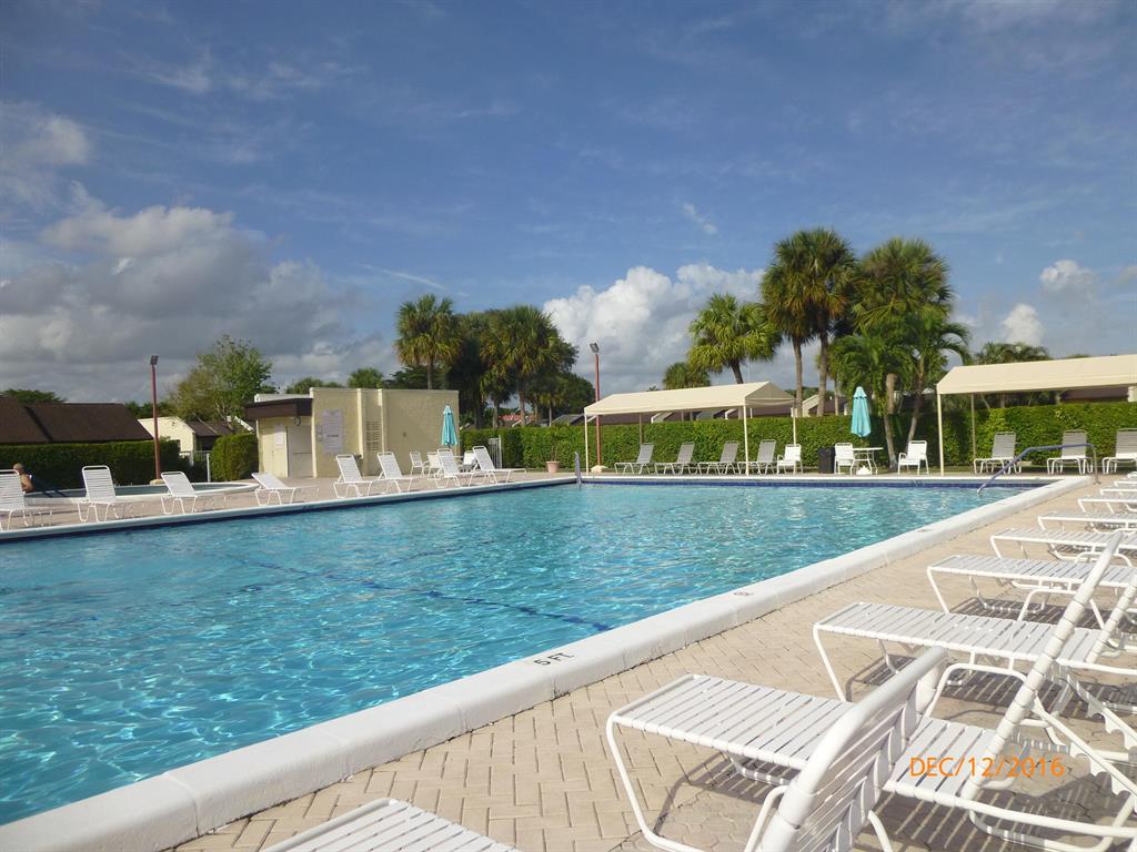 GOLDEN LAKES VILLAGE CONDO E - Residential