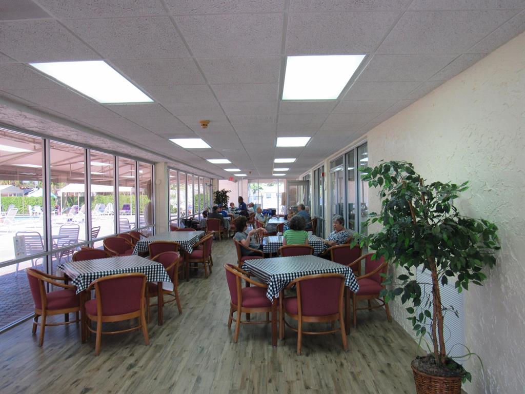 GOLDEN LAKES VILLAGE CONDO E - Residential