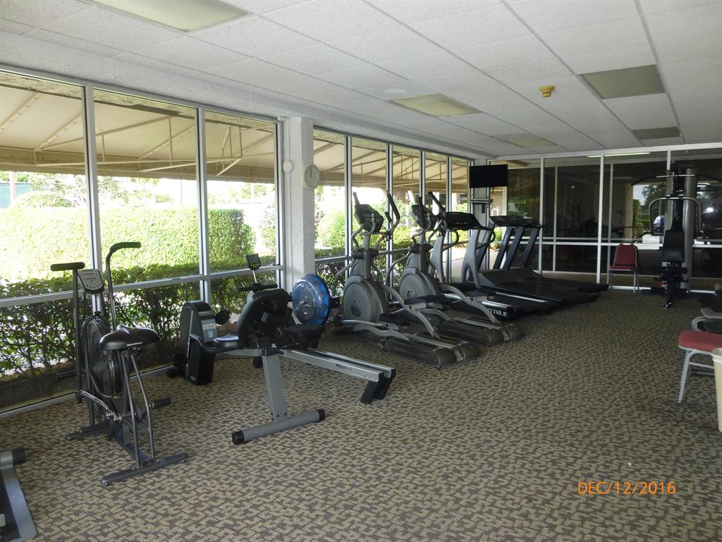 GOLDEN LAKES VILLAGE CONDO E - Residential