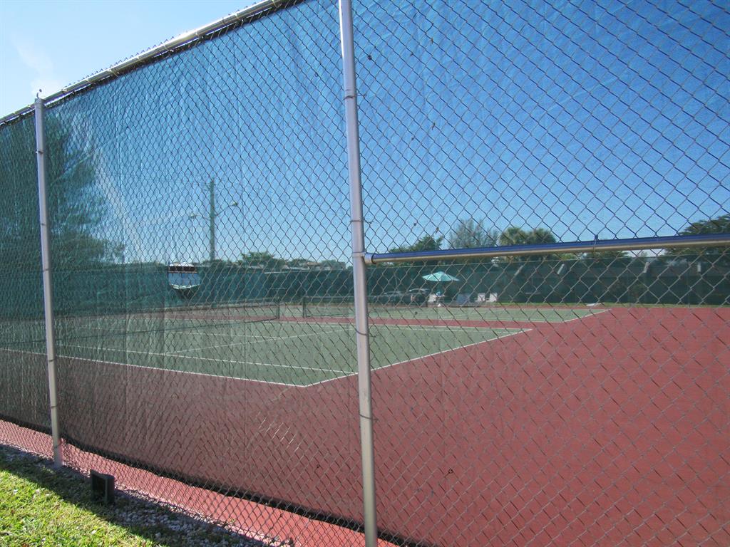 GOLDEN LAKES VILLAGE CONDO E - Residential