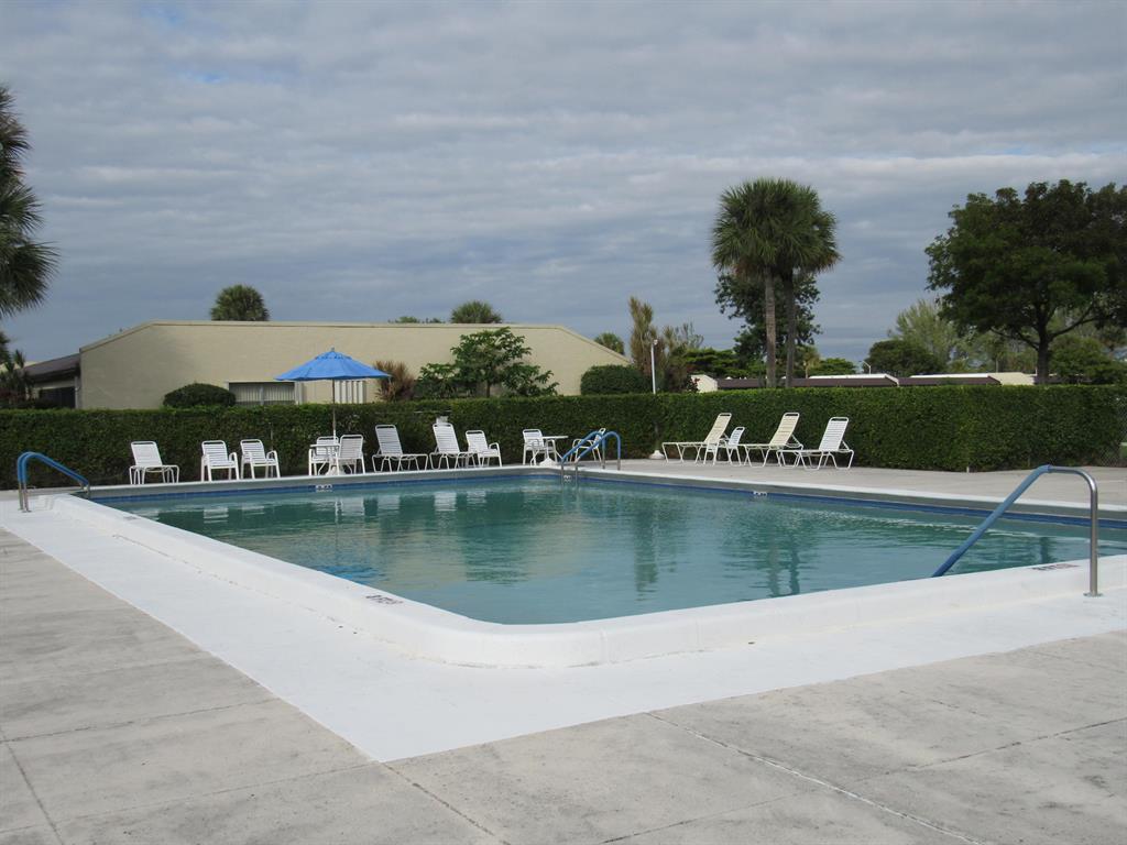 GOLDEN LAKES VILLAGE CONDO E - Residential