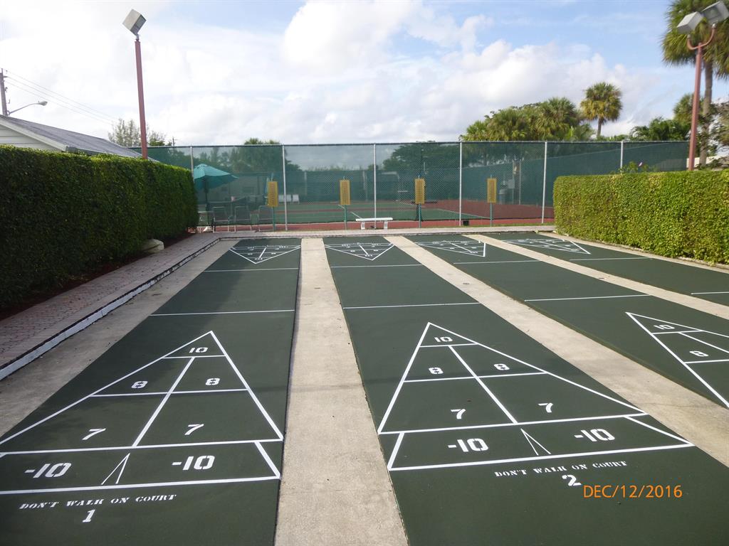 GOLDEN LAKES VILLAGE CONDO E - Residential