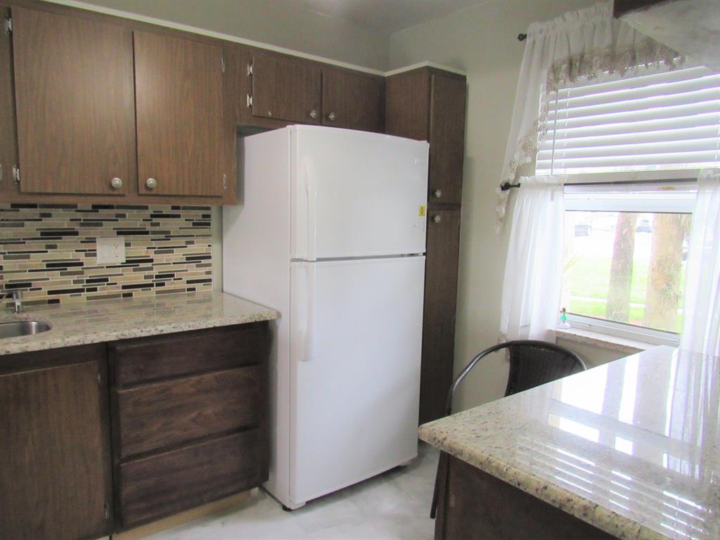 GOLDEN LAKES VILLAGE CONDO E - Residential