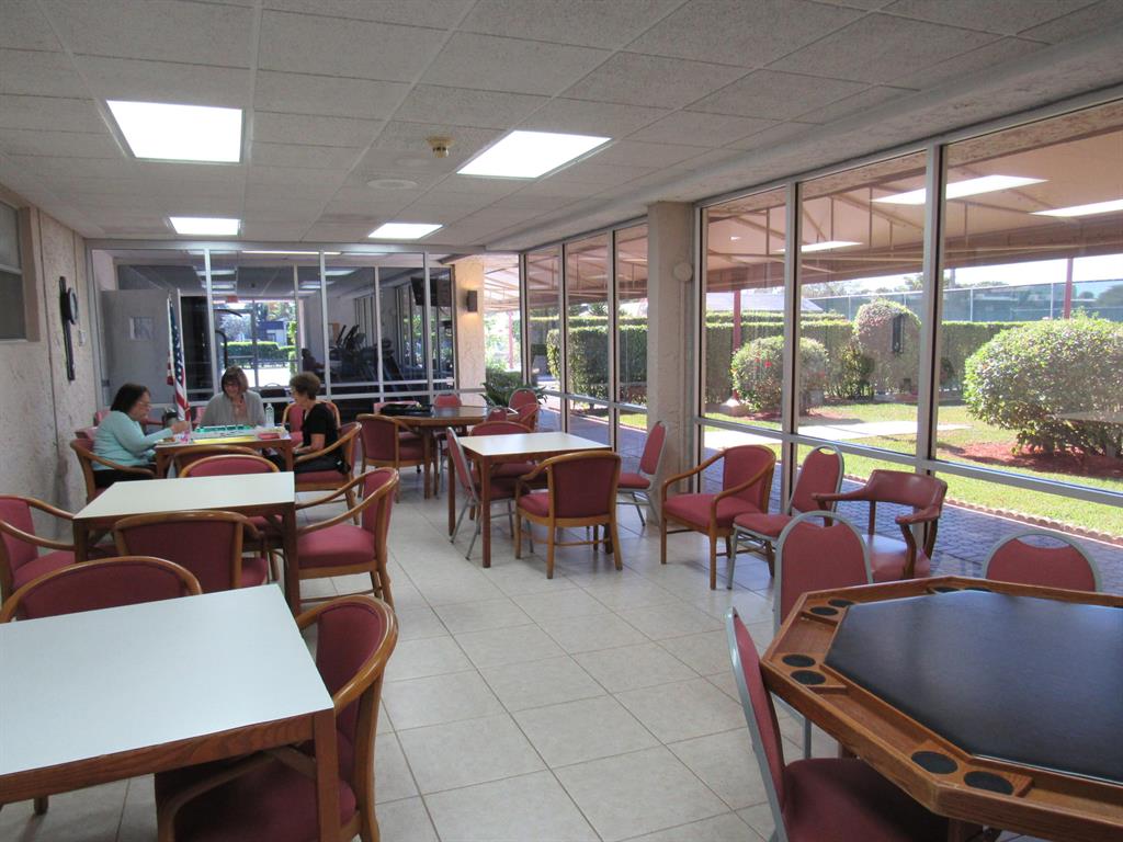 GOLDEN LAKES VILLAGE CONDO E - Residential