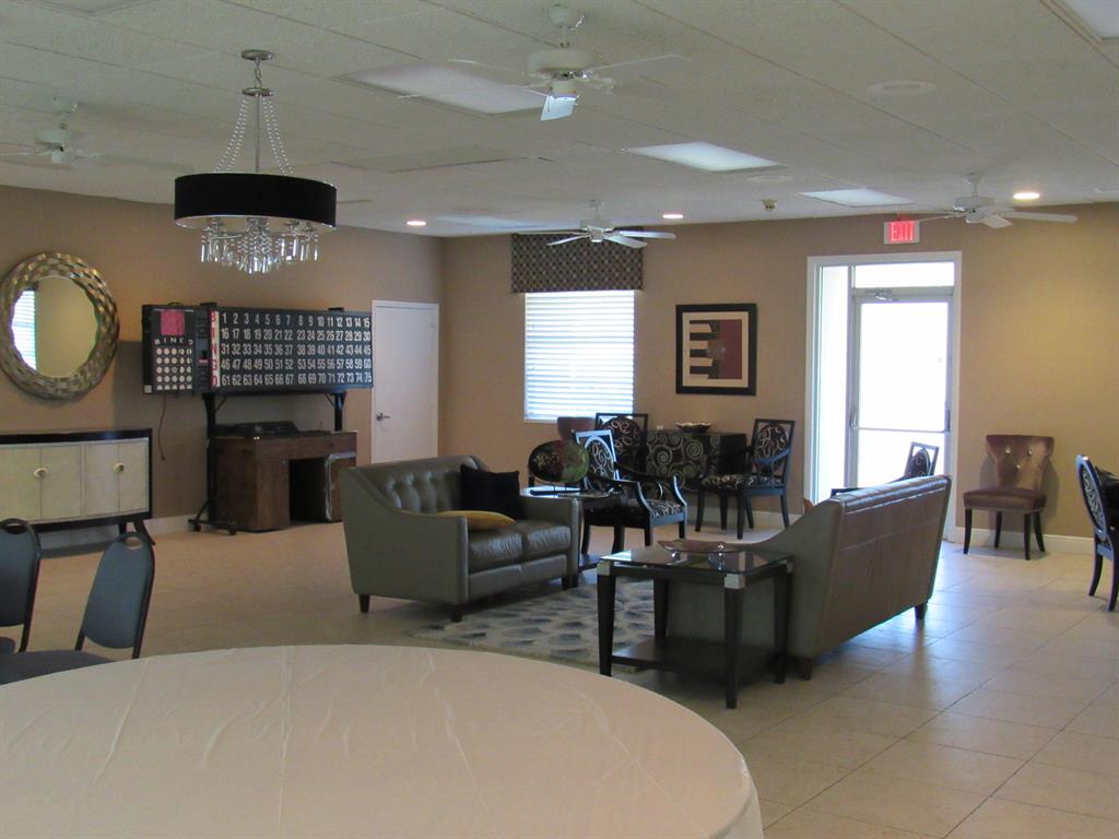 GOLDEN LAKES VILLAGE CONDO E - Residential