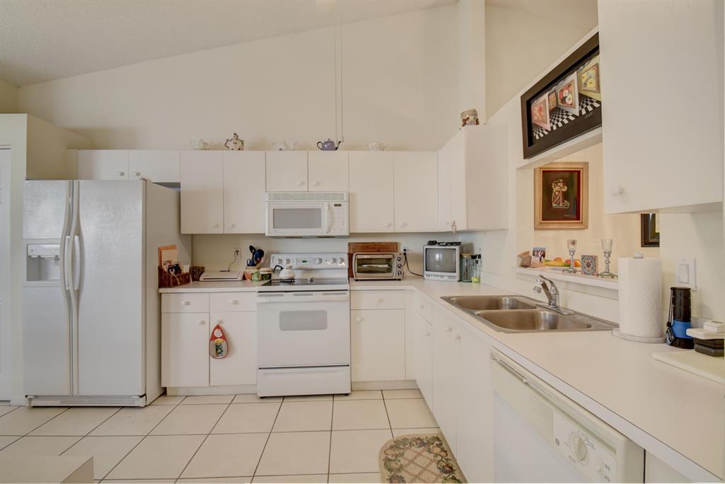 FLORAL LAKES PH 3 AND 4 - Residential