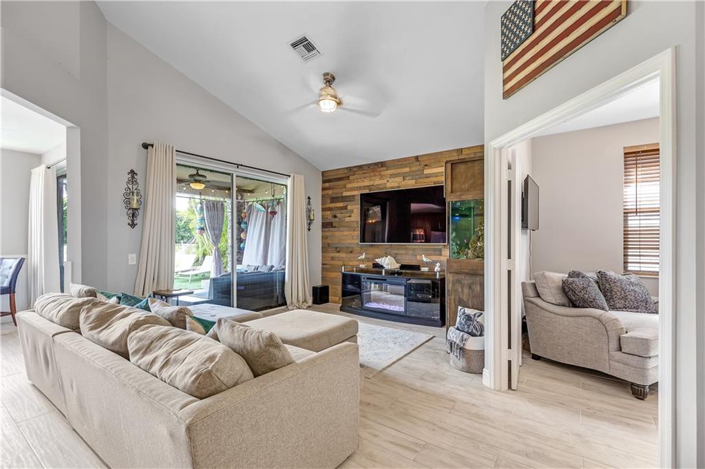 Mayfair At Parkland 155-9 - Residential