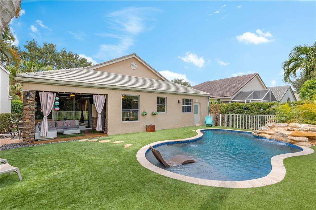 Mayfair At Parkland 155-9 - Residential