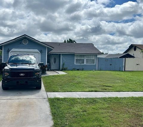 5173 El Claro Circle Greenacres FL 33415