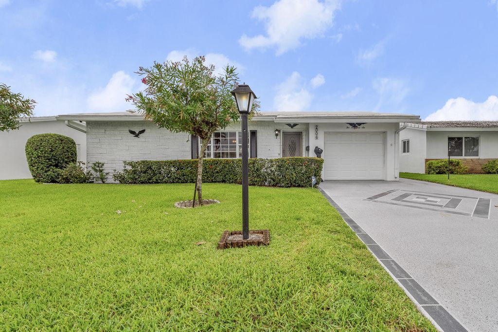 Photo of 2006 SW Golf Lane, Boynton Beach, FL 33426 (MLS # R11107789)